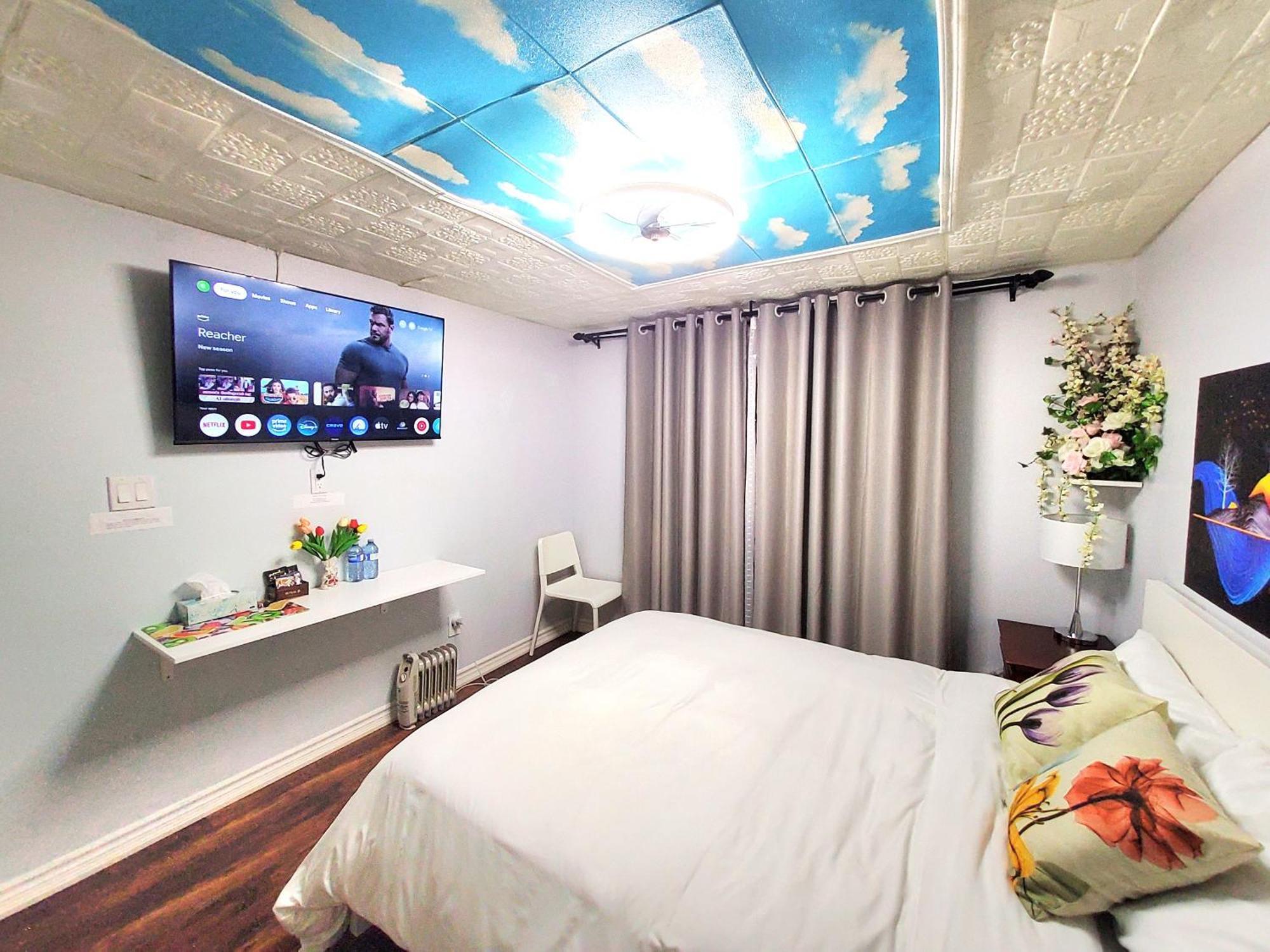 Cozy And Quiet House With Swimming Pool Homestay Toronto